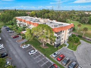 4166 Inverrary Dr in Lauderhill, FL - Building Photo - Building Photo