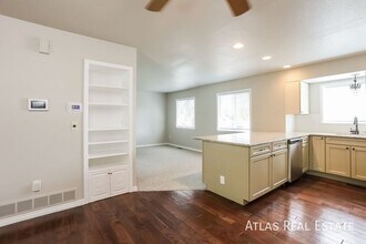 18740 E Oregon Dr in Aurora, CO - Building Photo - Building Photo