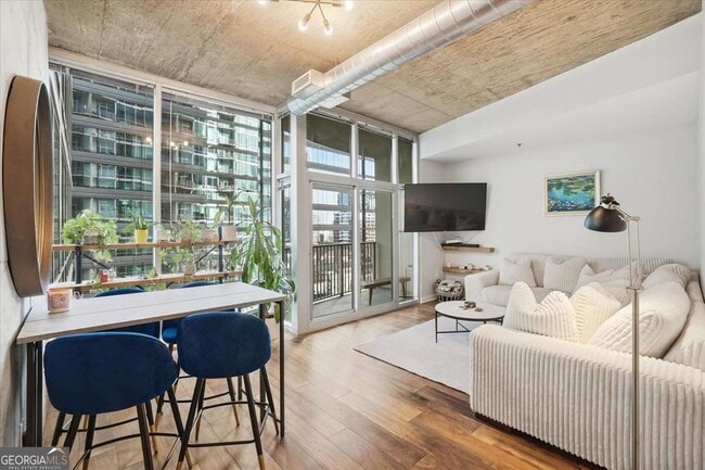 923 Peachtree St NE in Atlanta, GA - Foto de edificio - Building Photo