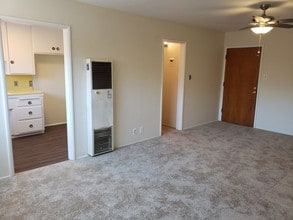 930 E 1st St-Unit -UNIT 7 in Long Beach, CA - Building Photo - Building Photo