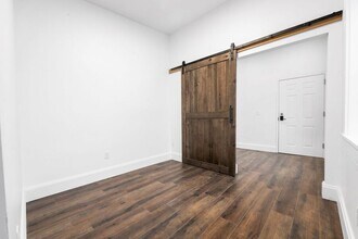 2151 Colerain Ave in Cincinnati, OH - Foto de edificio - Building Photo