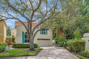1 Vía Verona in Palm Beach Gardens, FL - Building Photo