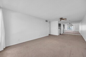 125 Shore Ct in North Palm Beach, FL - Building Photo - Building Photo