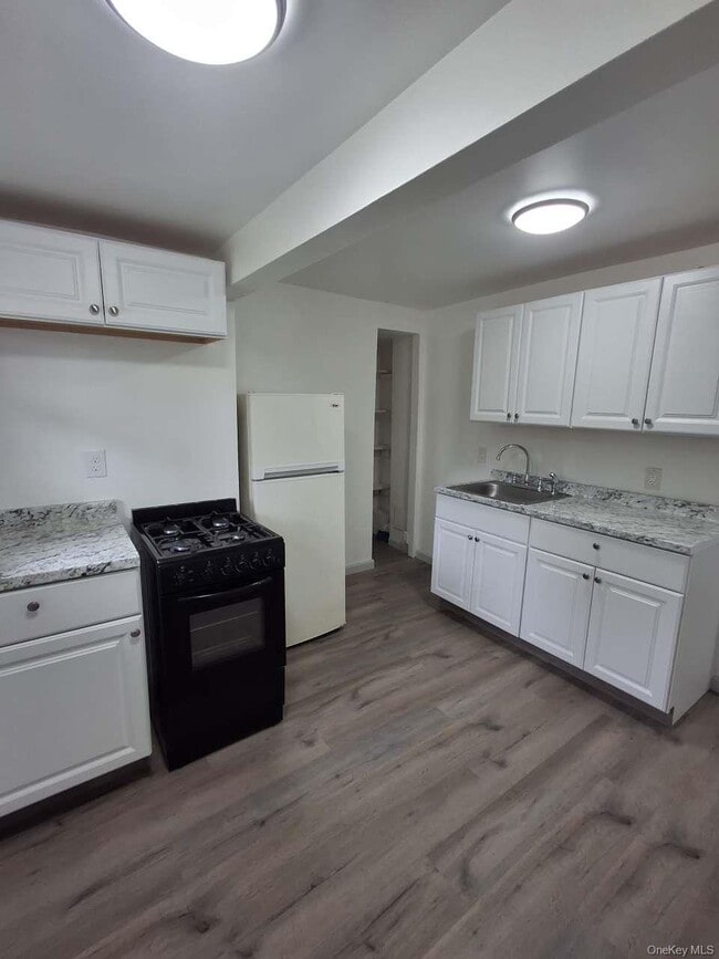 17 Canal St in Ellenville, NY - Building Photo - Building Photo