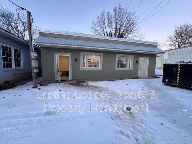 property at 441 E Depot St