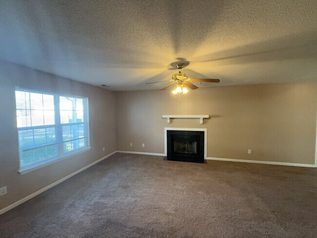 213 Chaparral Trail in Jacksonville, NC - Building Photo - Building Photo