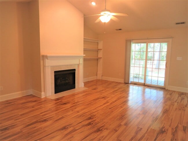 130 Magens Way in Cedar Point, NC - Building Photo - Building Photo