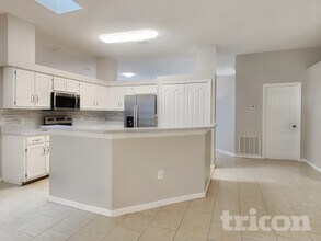 250 Parkview Dr in Palm Coast, FL - Building Photo - Building Photo