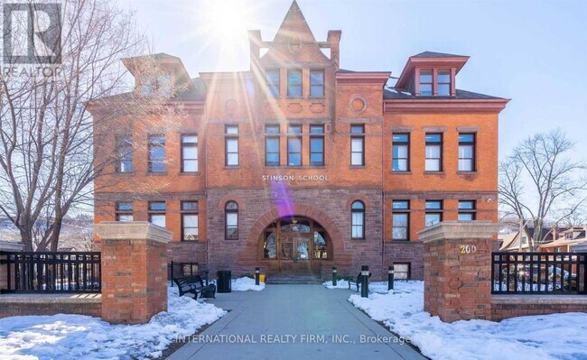 200 Stinson St in Hamilton, ON - Building Photo - Building Photo