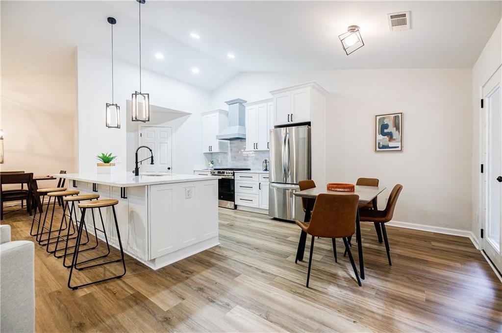 5195 Hillcrest Glenn Dr in Sugar Hill, GA - Building Photo