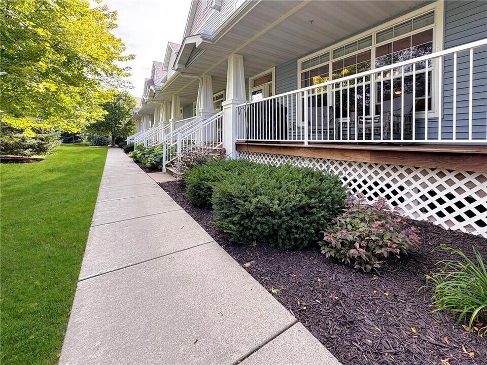 4940 Underwood Ln N in Plymouth, MN - Building Photo