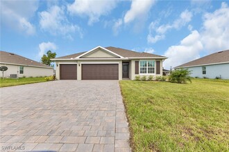 16048 Alcira Cir in Punta Gorda, FL - Building Photo - Building Photo