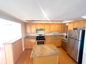 100 Cliff Dr in Laguna Beach, CA - Building Photo - Building Photo