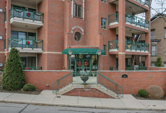 Vista Grande Condominiums in Pittsburgh, PA - Building Photo - Building Photo