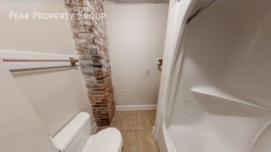 1378 1/2 Indianola Ave in Columbus, OH - Building Photo - Building Photo