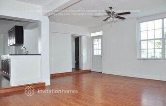 4655 NW 41st Pl in Lauderdale Lakes, FL - Building Photo - Building Photo