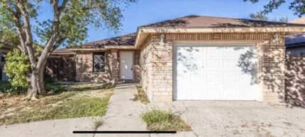 3904 Los Presidentes Ave in Laredo, TX - Building Photo - Building Photo