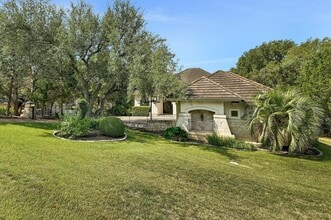 102 Cold Water Ln in Lakeway, TX - Building Photo - Building Photo