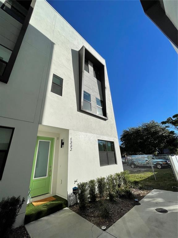 property at 1332 W Gray St