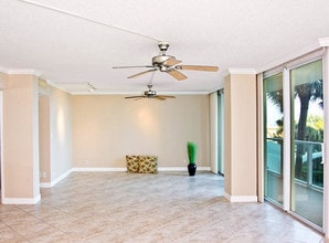 333 NE 21st Ave-Unit -404 in Deerfield Beach, FL - Building Photo - Building Photo