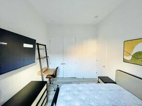 Furnished room/NOT APARTMENT in Brooklyn, NY - Foto de edificio - Building Photo