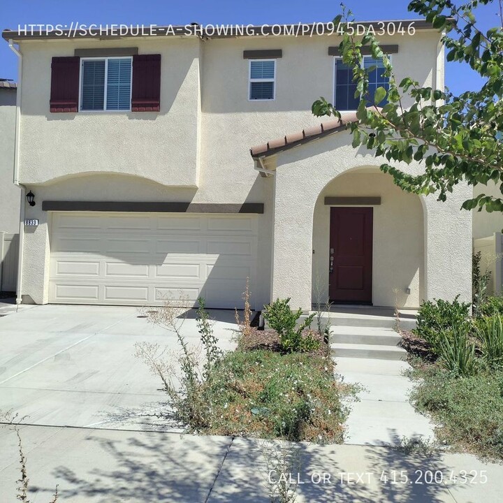 8833 MD Bush Dr in Elk Grove, CA - Building Photo