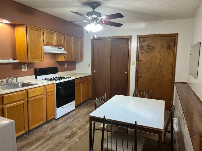 57 Dana St, Unit Ground Level - No Stairs in West Haven, CT - Building Photo - Building Photo