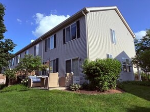 536 W Kristina Ln in Round Lake, IL - Building Photo - Building Photo