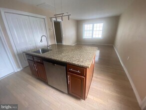 126 Mortimer St in Dunmore, PA - Building Photo - Building Photo