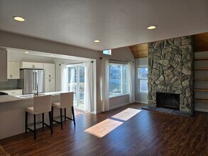 2415 S Xanadu Way in Aurora, CO - Building Photo - Building Photo