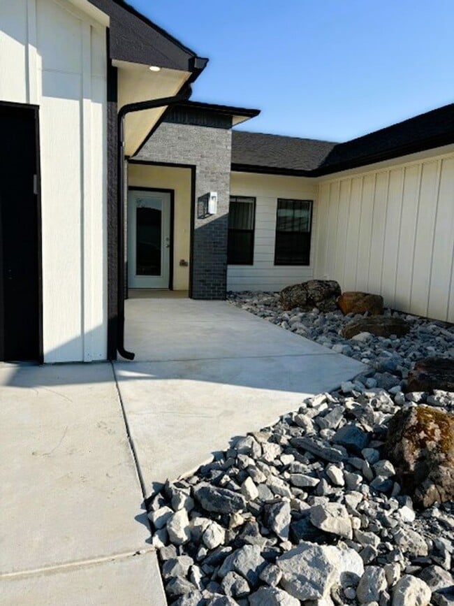 5216-5218 S Chase Cir in Wichita, KS - Building Photo - Building Photo