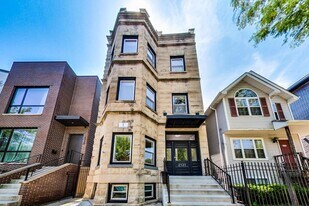 2131 W Ohio St in Chicago, IL - Building Photo
