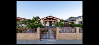 920 Cerritos Ave in Long Beach, CA - Building Photo