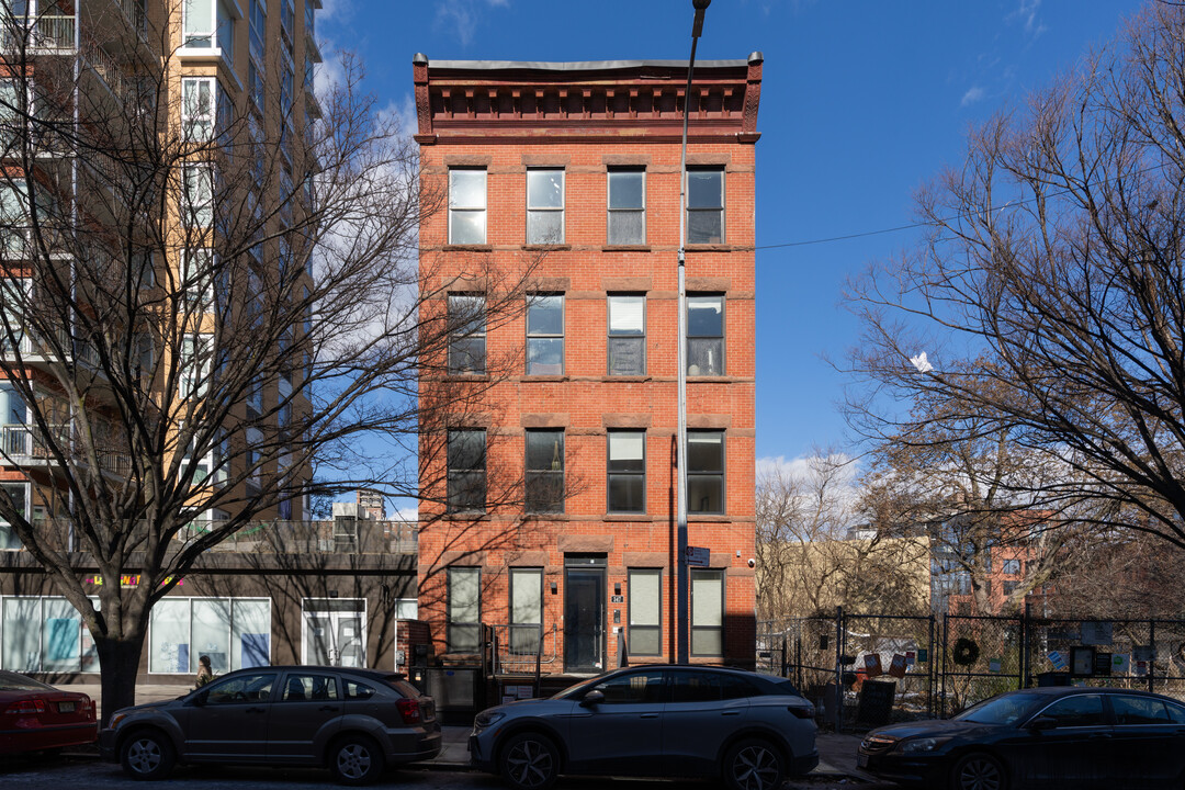 347 Greene Ave in Brooklyn, NY - Building Photo