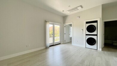 3680 Broad St in San Luis Obispo, CA - Building Photo - Building Photo