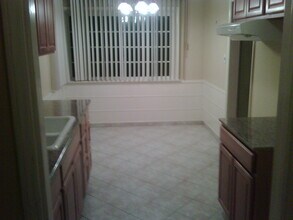 1418 Ocean Park Blvd, Unit 1418 ocean Park in Santa Monica, CA - Building Photo - Building Photo