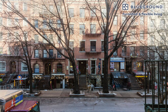 10 St Marks Pl in New York, NY - Building Photo - Building Photo