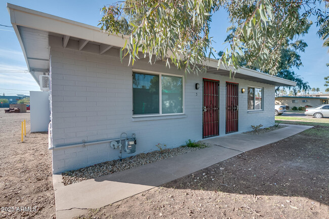 property at 1008 S Mariana St