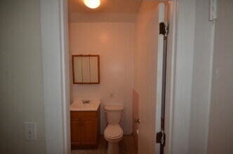 48 Lancaster Ter, Unit 204 in Brookline, MA - Building Photo - Building Photo
