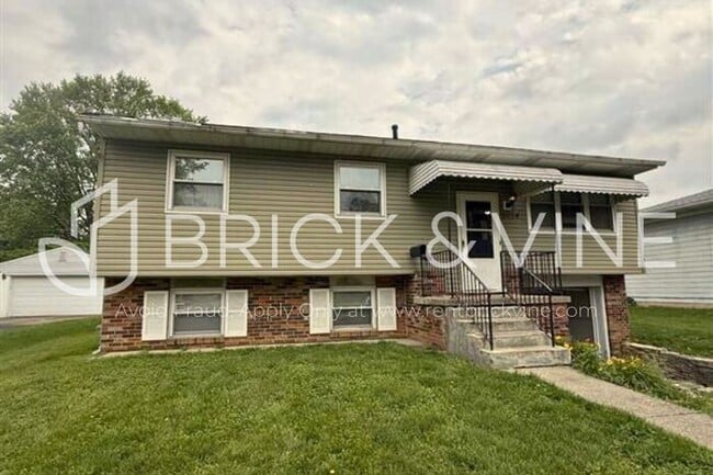 property at 5034 Cryodon Blvd N