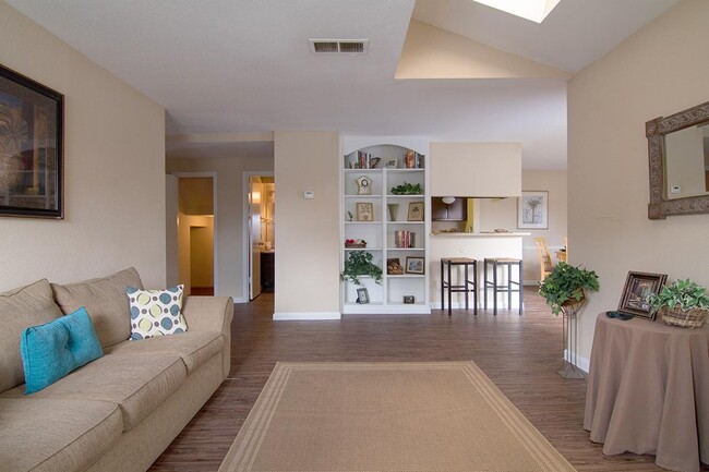 4800 Lamonte Ln, Unit Unit #1704B