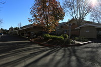 Morningside Apartments in Santa Rosa, CA - Foto de edificio - Building Photo