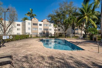 6065 NW 186th St in Hialeah, FL - Building Photo - Building Photo