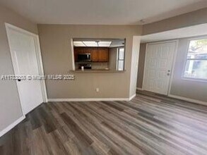 3302 SE Aster Ln in Stuart, FL - Building Photo - Building Photo