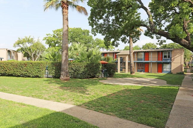 Legacy in San Antonio, TX - Foto de edificio - Building Photo