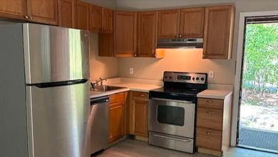 201 Falls Cir in Bushkill, PA - Building Photo - Building Photo