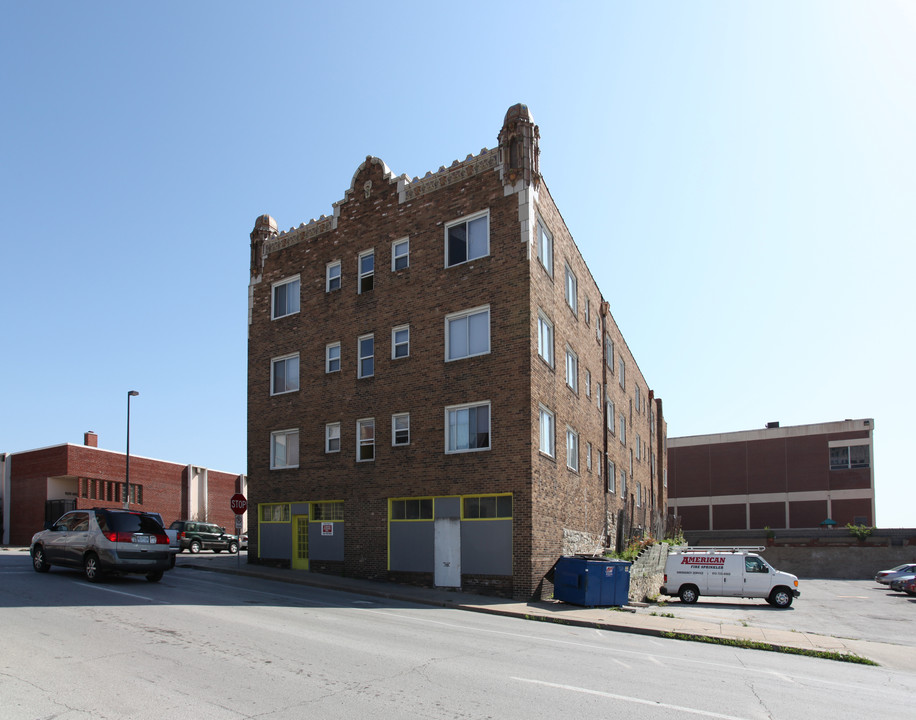 Wiltshire Apartments in Kansas City, MO - Foto de edificio