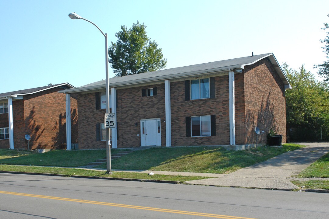 320 Codell Dr in Lexington, KY - Building Photo