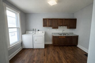 312 Walker Ave, Unit 1 in Butler, PA - Foto de edificio - Building Photo