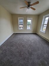 19 E State St in Hartford, WI - Building Photo - Building Photo
